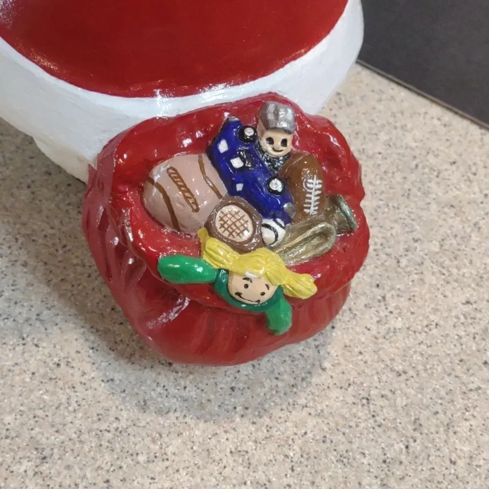 Vintage Santa Ceramic Door Stop Figure.   Ch1D
